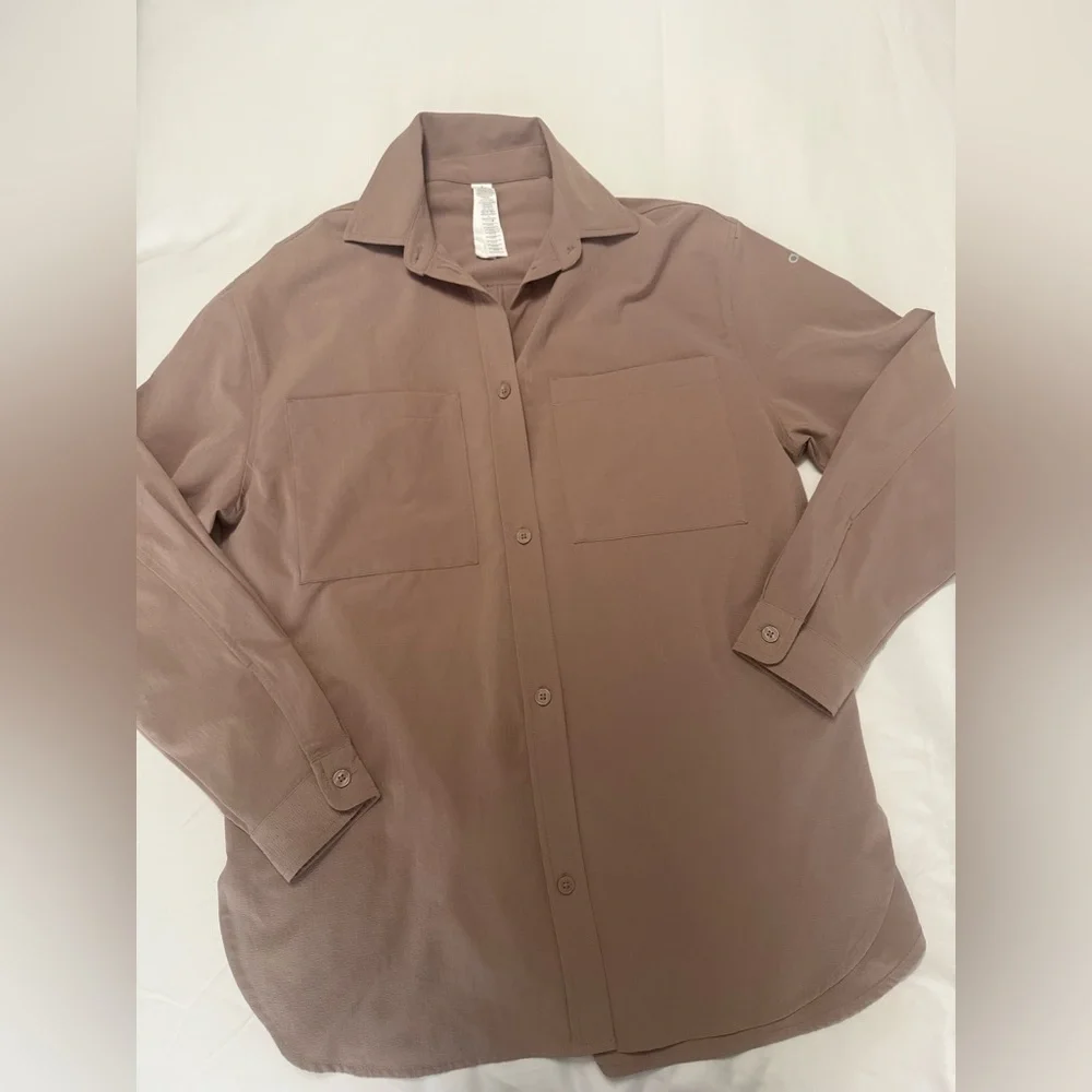 ALO Yoga Dreamscape Button Down Long Sleeve - Picture 4 of 9